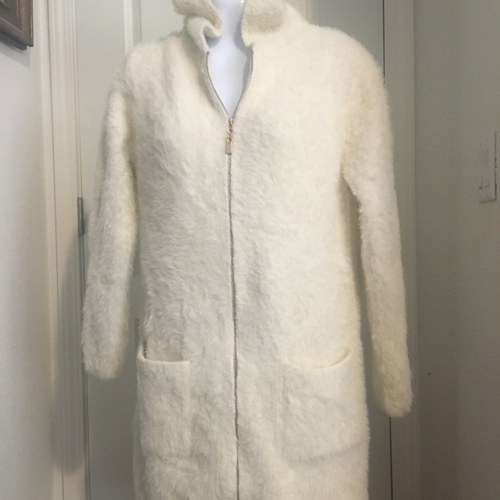Hooded sweater NWOT